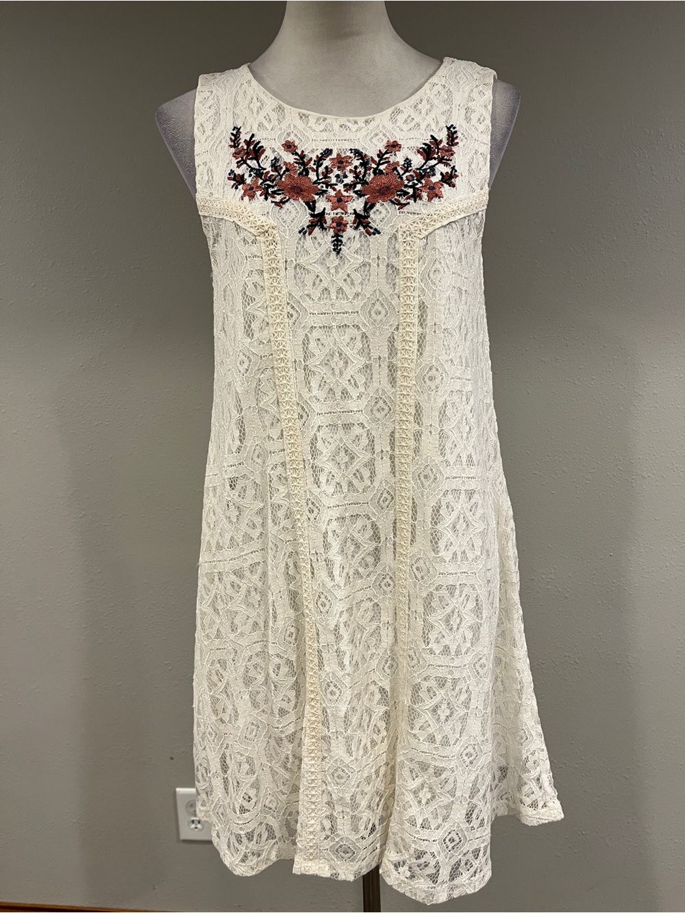 Miami Ivory Lace Sleeveless a-line mini Dress size small